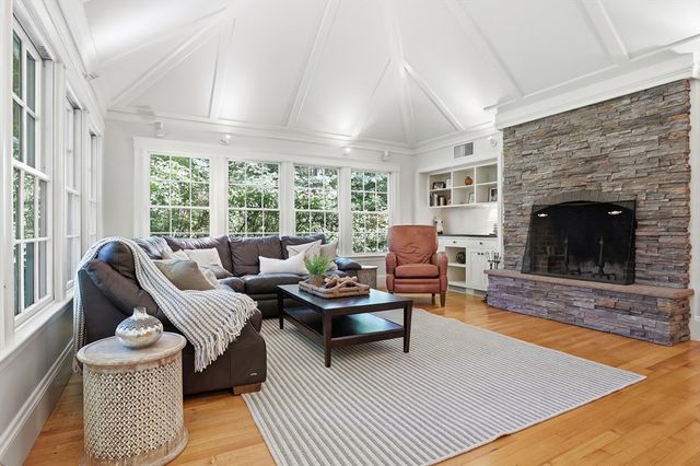 42 Crescent Rd, Concord, MA 01742