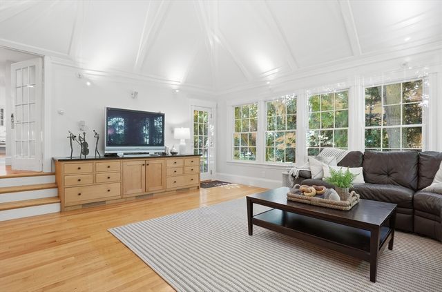 42 Crescent Rd, Concord, MA 01742