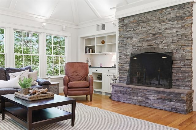42 Crescent Rd, Concord, MA 01742