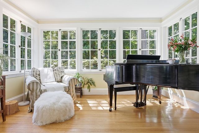 42 Crescent Rd, Concord, MA 01742