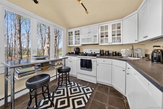 1141 Old Quaker Hill Road, Pawling, NY 12564