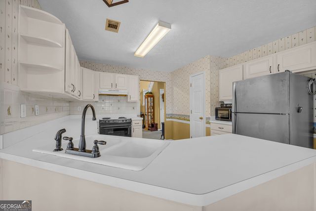 2878 Forest Court, Loganville, GA 30052