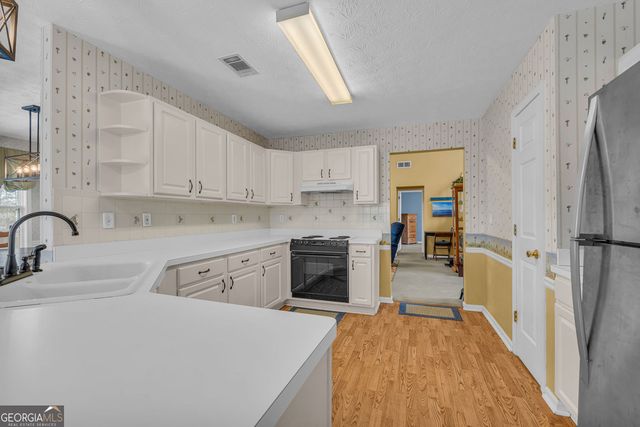 2878 Forest Court, Loganville, GA 30052