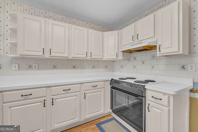 2878 Forest Court, Loganville, GA 30052