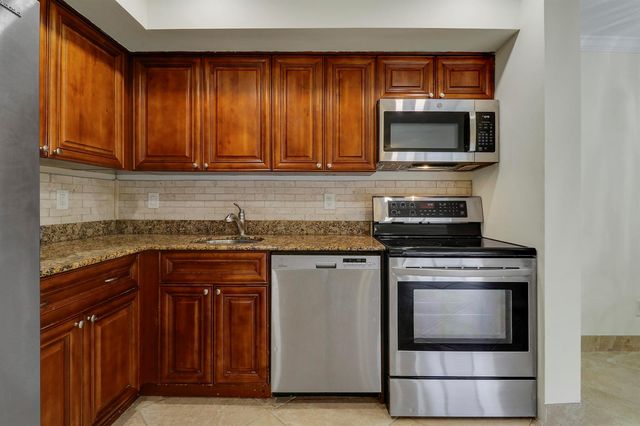 1111 Duncan Circle 104, Palm Beach Gardens, FL 33418