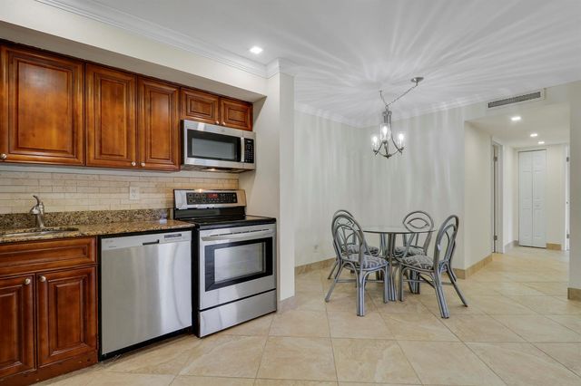 1111 Duncan Circle 104, Palm Beach Gardens, FL 33418