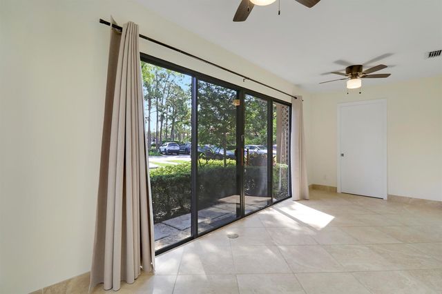 1111 Duncan Circle 104, Palm Beach Gardens, FL 33418
