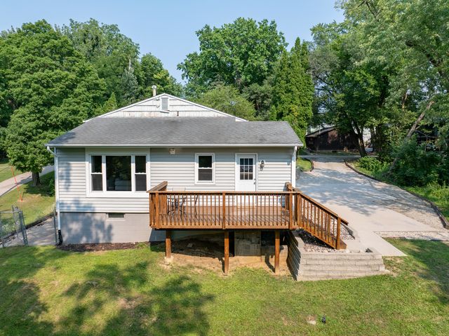 3224 11th Street, Moline, IL 61265