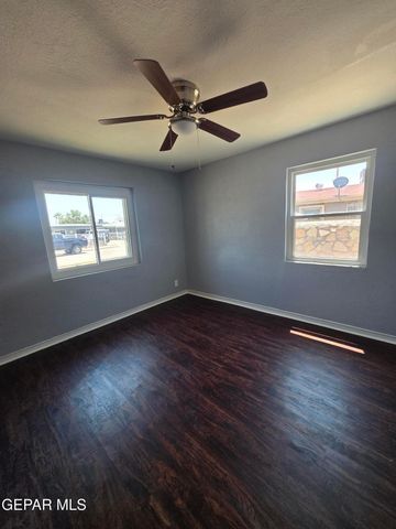 323 Mary Jeanne Lane, El Paso, TX 79915