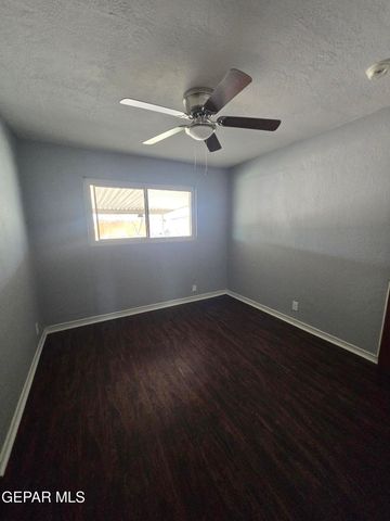 323 Mary Jeanne Lane, El Paso, TX 79915
