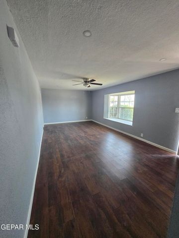 323 Mary Jeanne Lane, El Paso, TX 79915