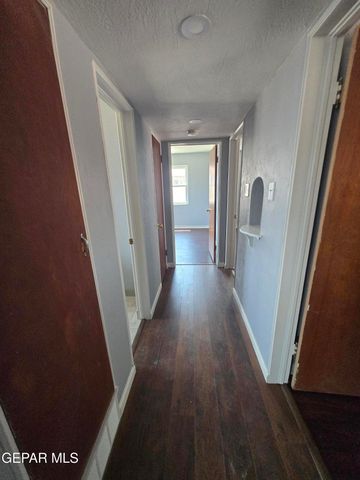 323 Mary Jeanne Lane, El Paso, TX 79915