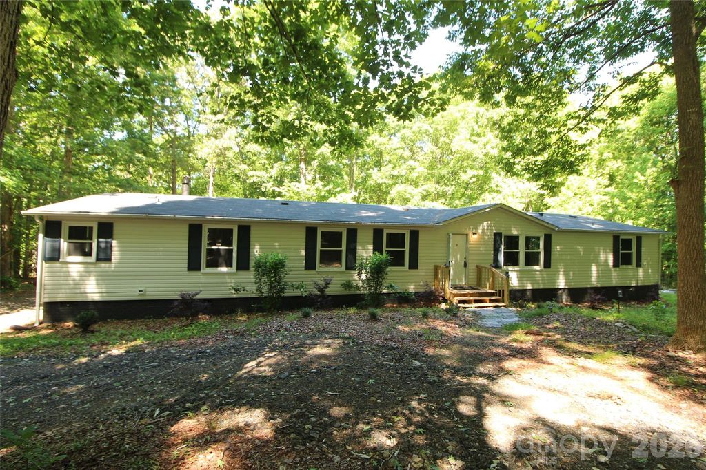 1320 Smith Woods Lane, Hickory Grove, SC 29717