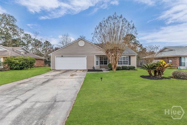 26 Whippoorwill Lane E, Richmond Hill, GA 31324