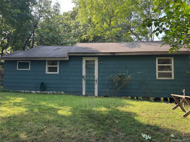 19 Carlisle Drive, Northport, NY 11768