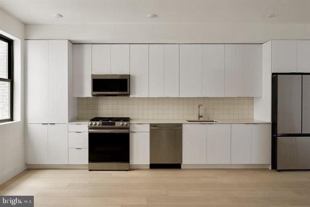 2007 CAMBRIDGE ST, Philadelphia, PA 19130