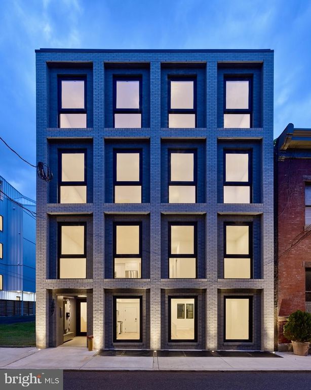 2007 CAMBRIDGE ST, Philadelphia, PA 19130
