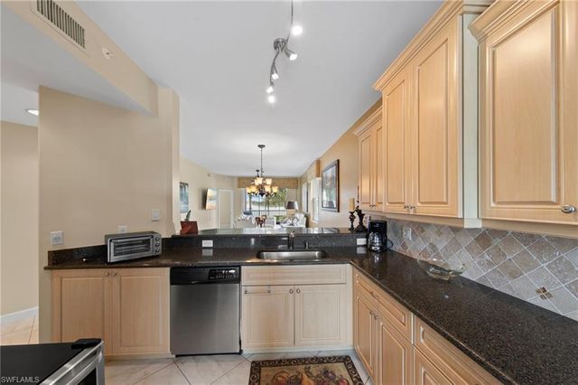 8086 Queen Palm LN 328, Fort Myers, FL 33966