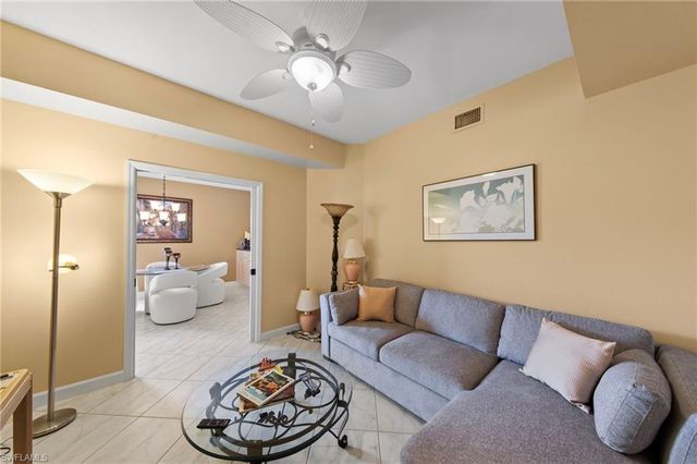 8086 Queen Palm LN 328, Fort Myers, FL 33966