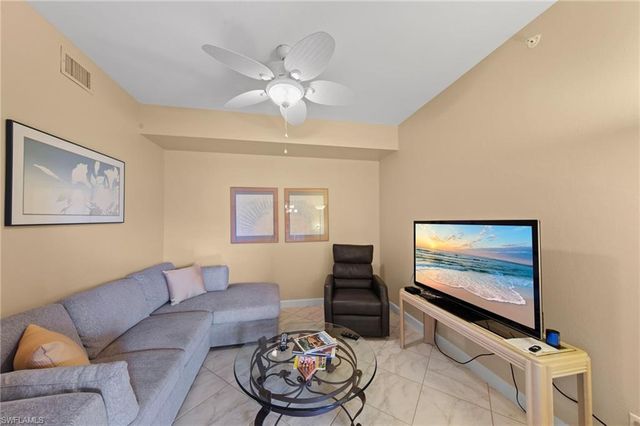 8086 Queen Palm LN 328, Fort Myers, FL 33966