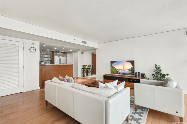 1177 Queen Street 2909, Honolulu, HI 96814