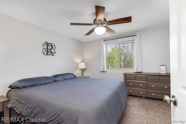 484 W Beechdale Street, Commerce Twp, MI 48382