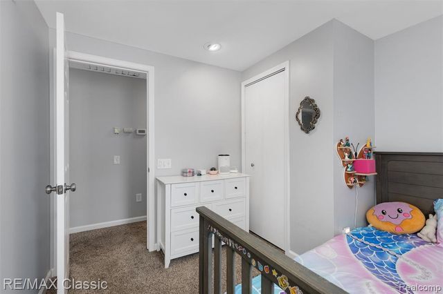 484 W Beechdale Street, Commerce Twp, MI 48382