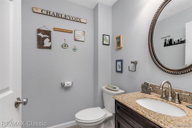 484 W Beechdale Street, Commerce Twp, MI 48382
