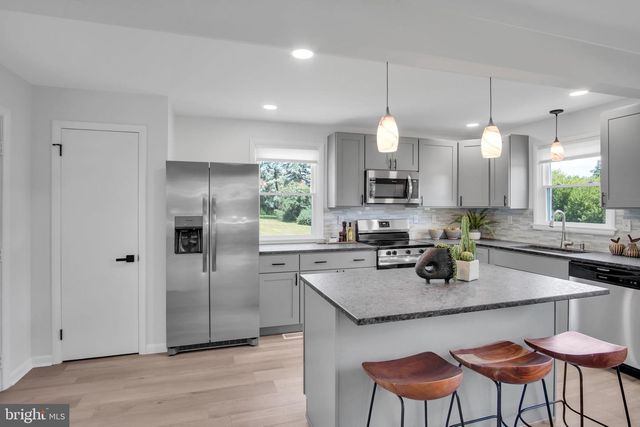 1125 TURNPIKE RD, Elizabethtown, PA 17022
