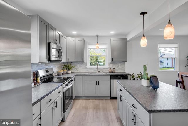 1125 TURNPIKE RD, Elizabethtown, PA 17022
