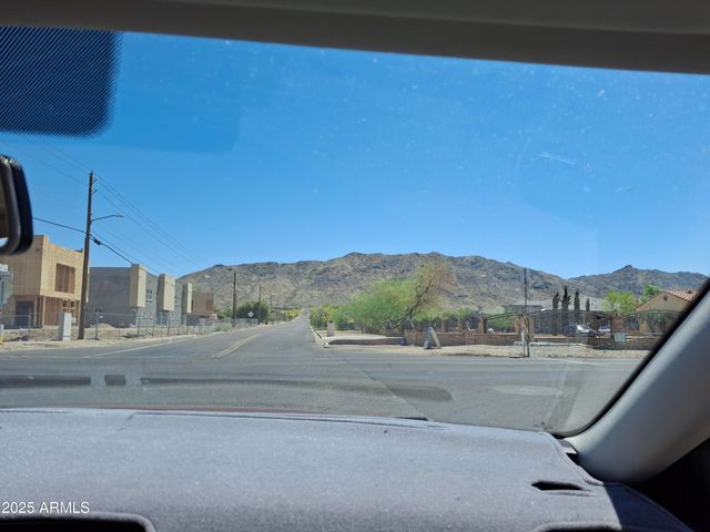 1536 W Corral Road, Phoenix, AZ 85041