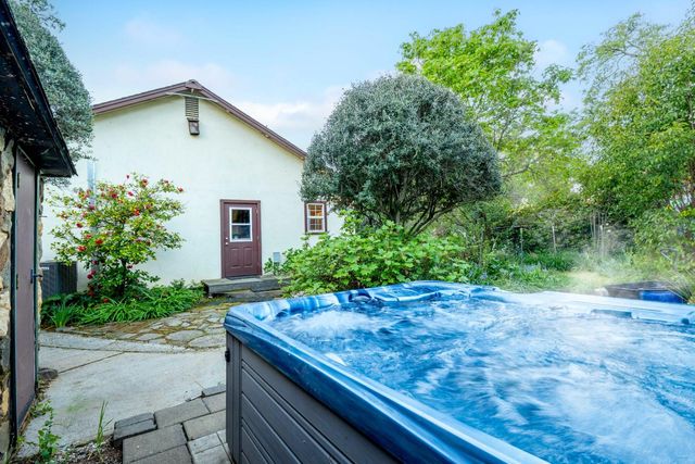 12602 Spenceville Rd, Penn Valley, CA 95946