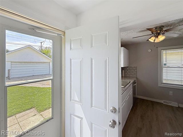28455 Birchlawn Street, Garden City, MI 48135