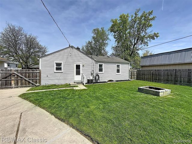28455 Birchlawn Street, Garden City, MI 48135