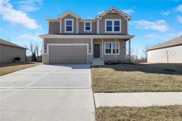 600 Wild Lupine Lane, Raymore, MO 64083