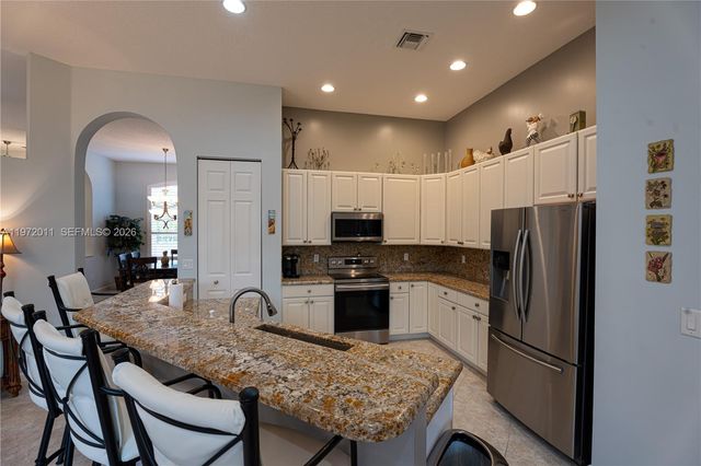 6918 SE Sleepy Hollow Ln, Stuart, FL 34997