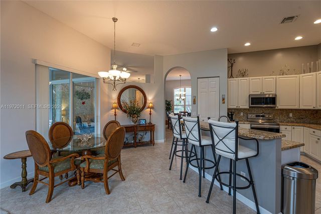 6918 SE Sleepy Hollow Ln, Stuart, FL 34997