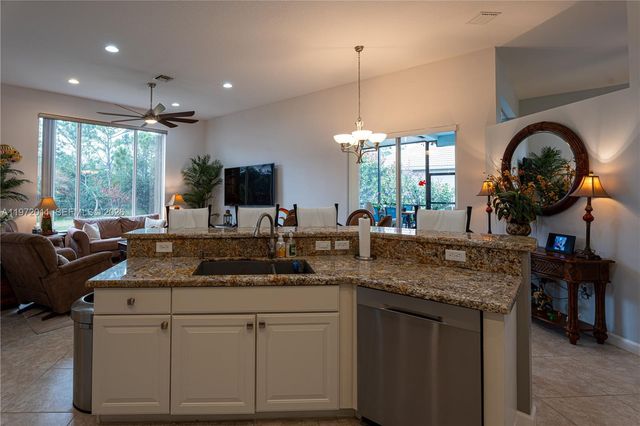 6918 SE Sleepy Hollow Ln, Stuart, FL 34997