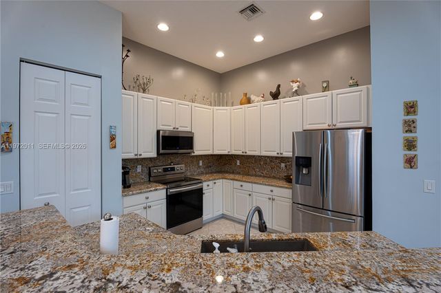 6918 SE Sleepy Hollow Ln, Stuart, FL 34997