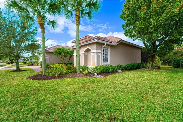 6918 SE Sleepy Hollow Ln, Stuart, FL 34997