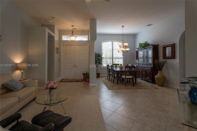 6918 SE Sleepy Hollow Ln, Stuart, FL 34997