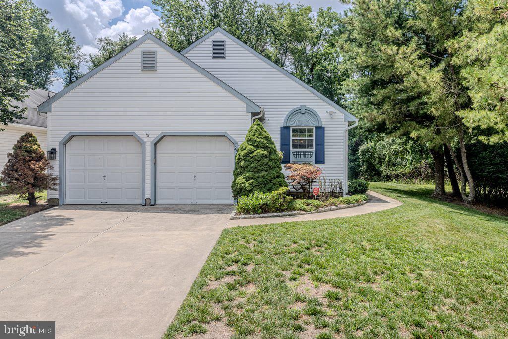 25 GLENVIEW WAY E, Gibbsboro, NJ 08026