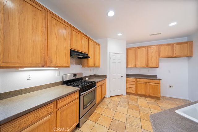 11797 Maywood, Adelanto, CA 92301