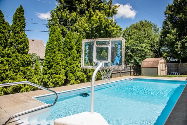 748 Eureka Drive, Versailles, KY 40383