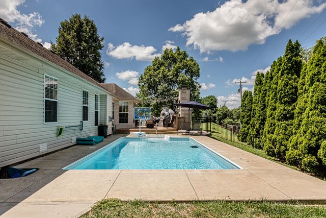 748 Eureka Drive, Versailles, KY 40383