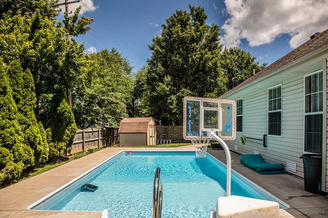 748 Eureka Drive, Versailles, KY 40383