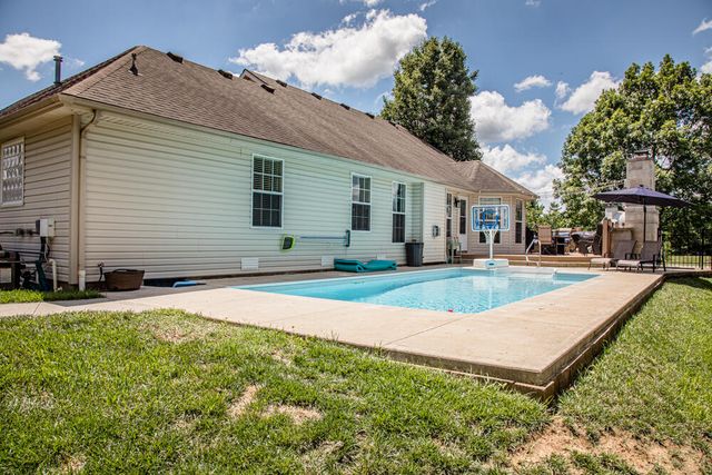 748 Eureka Drive, Versailles, KY 40383