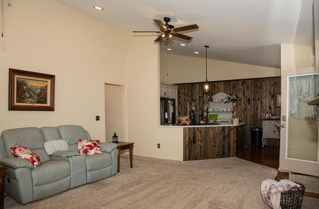 748 Eureka Drive, Versailles, KY 40383