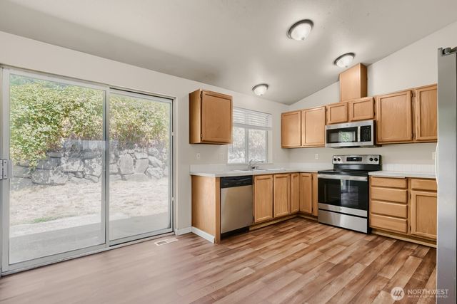13004 8th Avenue E, Tacoma, WA 98445