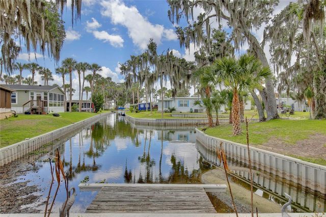 105 CANAL VIEW, Eustis, FL 32726